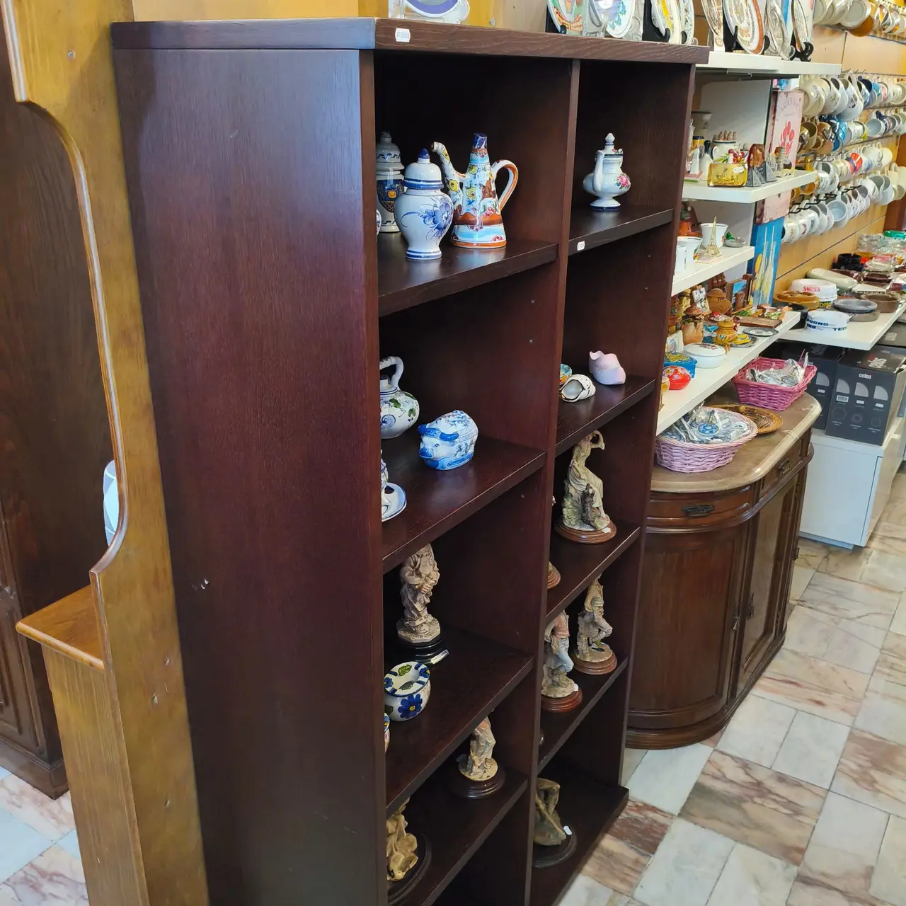 Estante Castanho